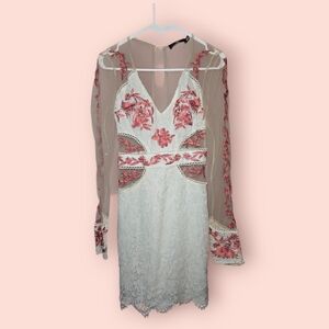 Missguided Unique Tulle embroidered lace long sleeve White Dress Mesh Boho Vneck